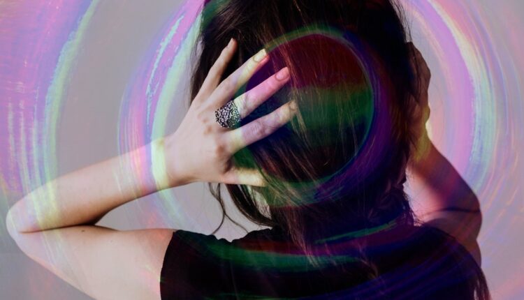 The Types of Auras You May Experience During a Migraine